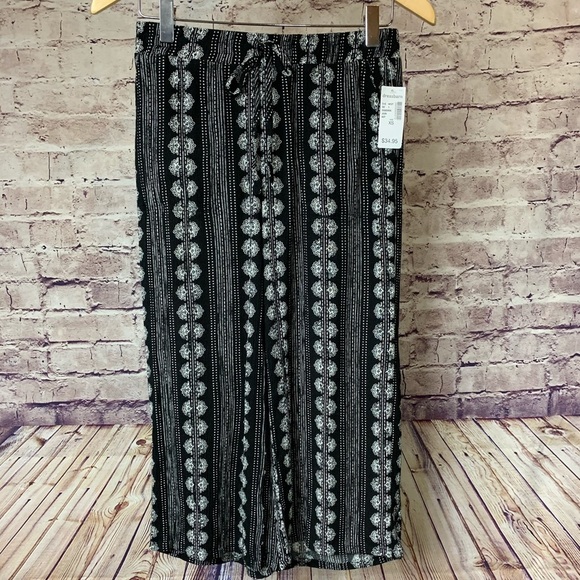 Westport Black Print Elastic Waist Rayon Crop Pants - Picture 1 of 15